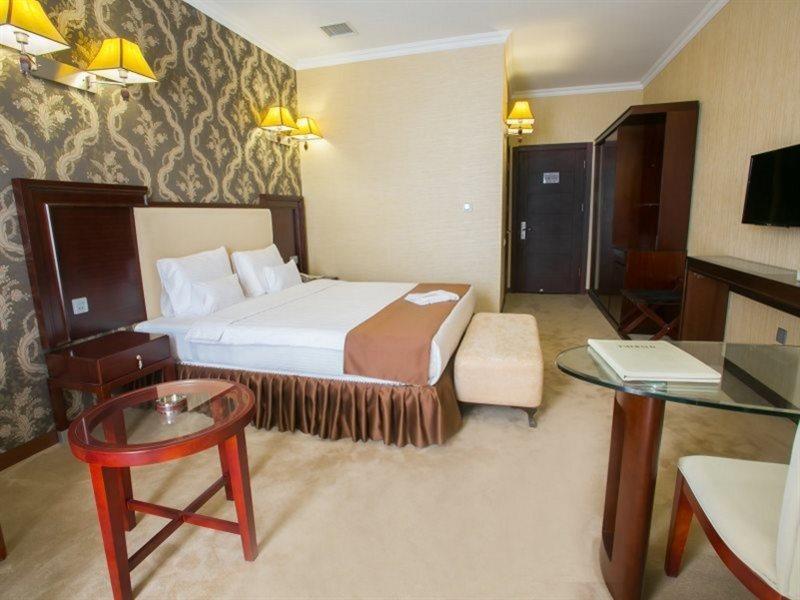 Emerald Hotel Baku Ngoại thất bức ảnh