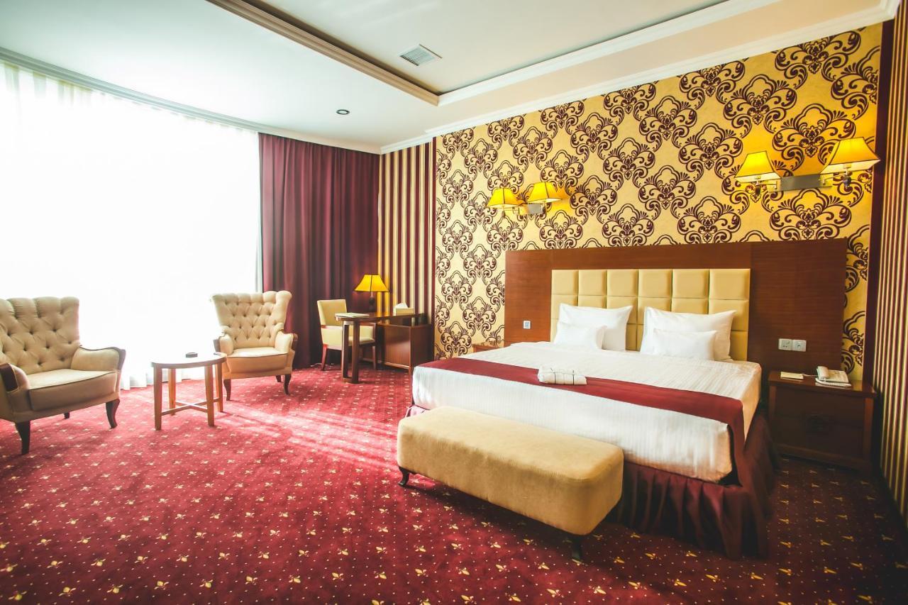 Emerald Hotel Baku Ngoại thất bức ảnh